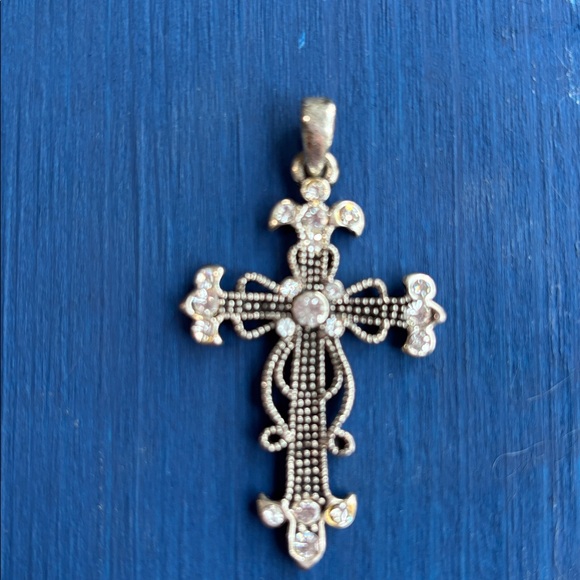 Ornate Cross Pendant - Picture 2 of 3